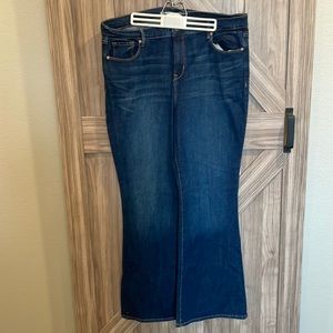 Old Navy women’s flare jeans in size 18